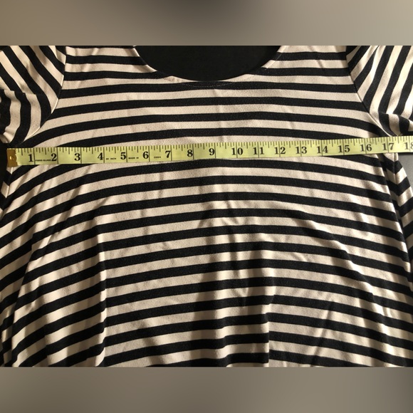 American Eagle semi open back stripped shirt - Picture 4 of 5